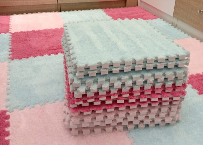 Dalles en mousse pour bébé empilés