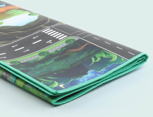 Tapis circuit de voiture plié